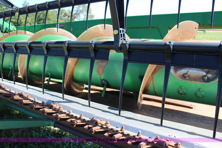 image for item K1068 2007 John Deere 625F flex head