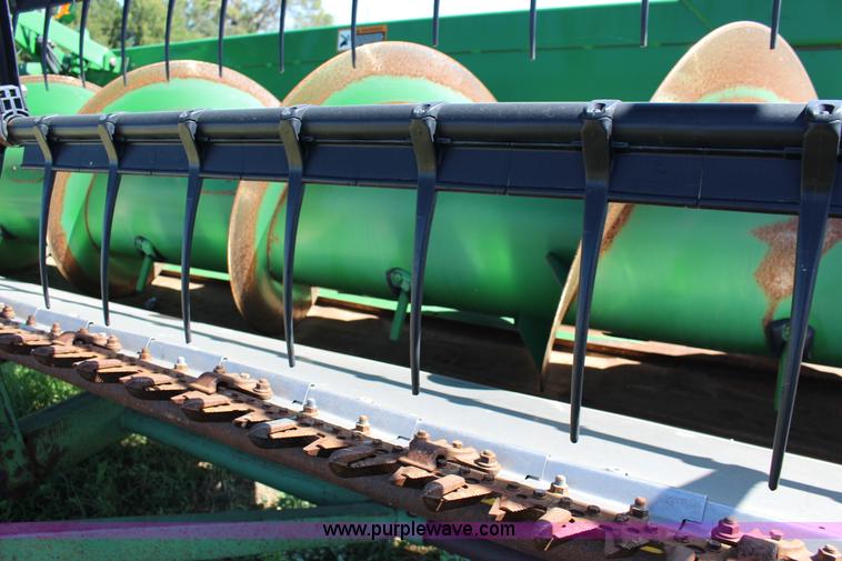 image for item K1068 2007 John Deere 625F flex head