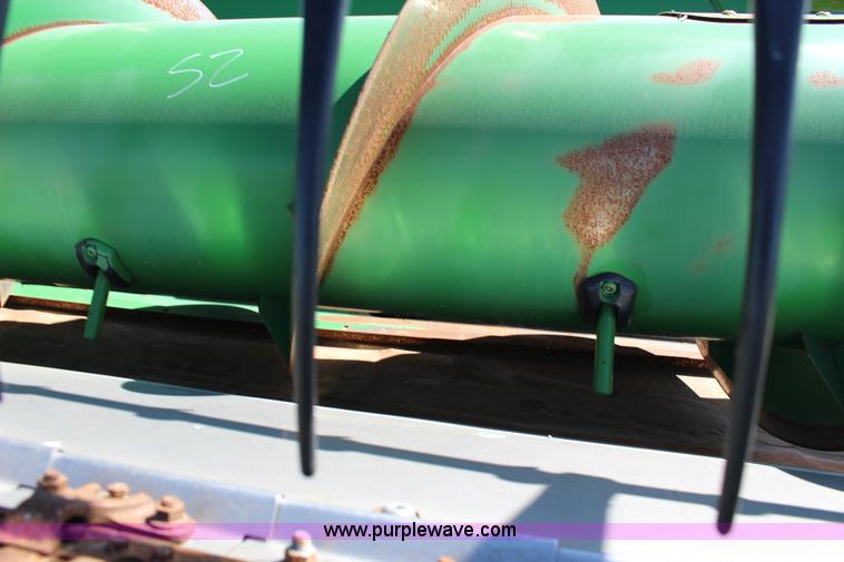 image for item K1068 2007 John Deere 625F flex head