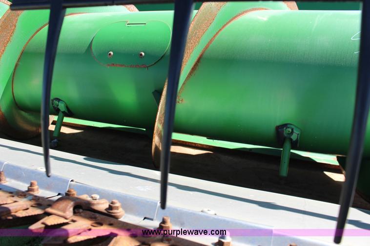 image for item K1068 2007 John Deere 625F flex head