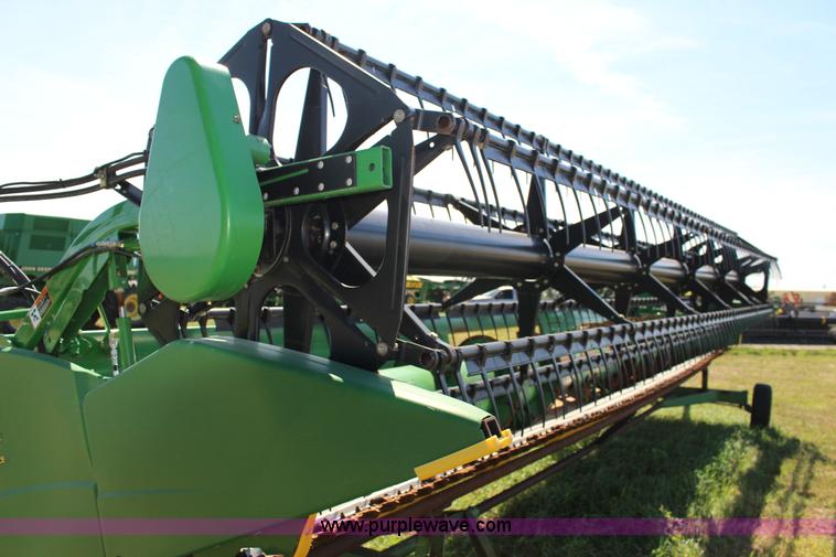 image for item K1068 2007 John Deere 625F flex head