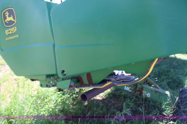 image for item K1068 2007 John Deere 625F flex head