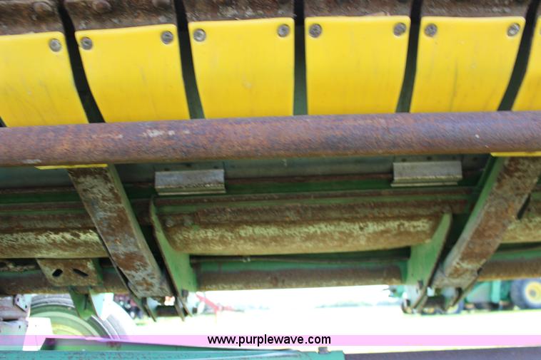 image for item K1068 2007 John Deere 625F flex head