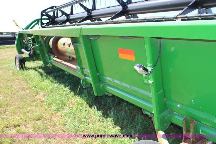 image for item K1068 2007 John Deere 625F flex head