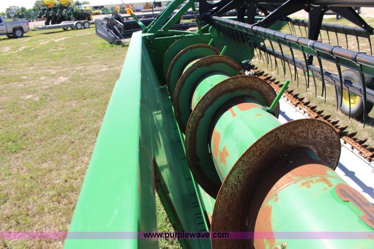 image for item K1068 2007 John Deere 625F flex head