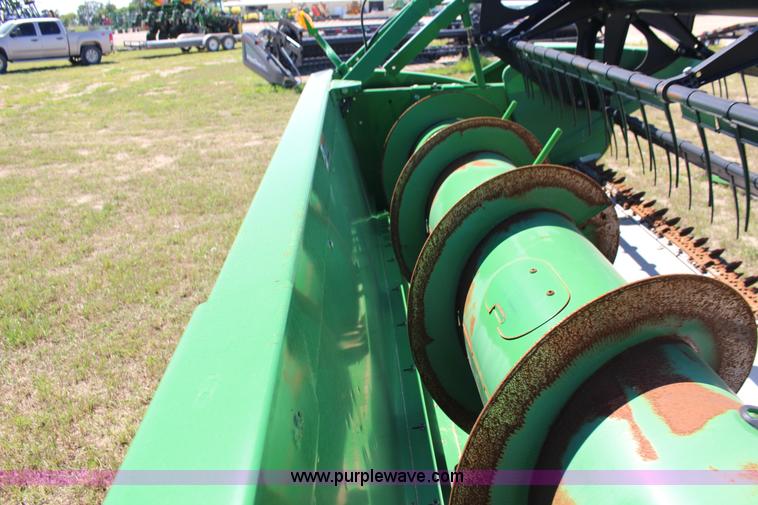 image for item K1068 2007 John Deere 625F flex head