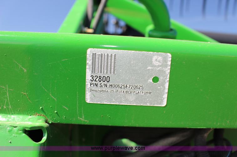 image for item K1068 2007 John Deere 625F flex head