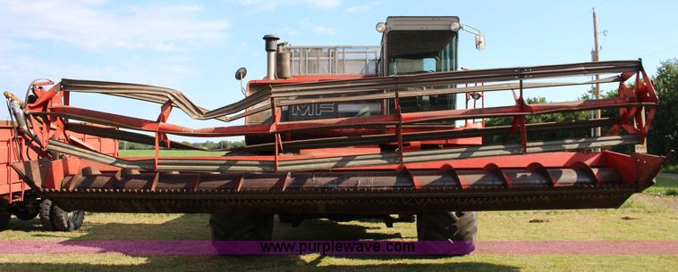 image for item K1077 1982 Massey-Ferguson 860 combine