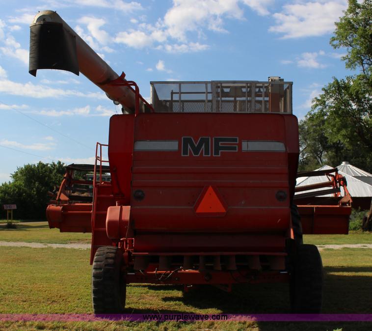 image for item K1077 1982 Massey-Ferguson 860 combine