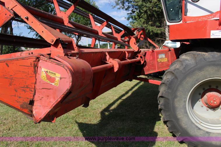 image for item K1077 1982 Massey-Ferguson 860 combine