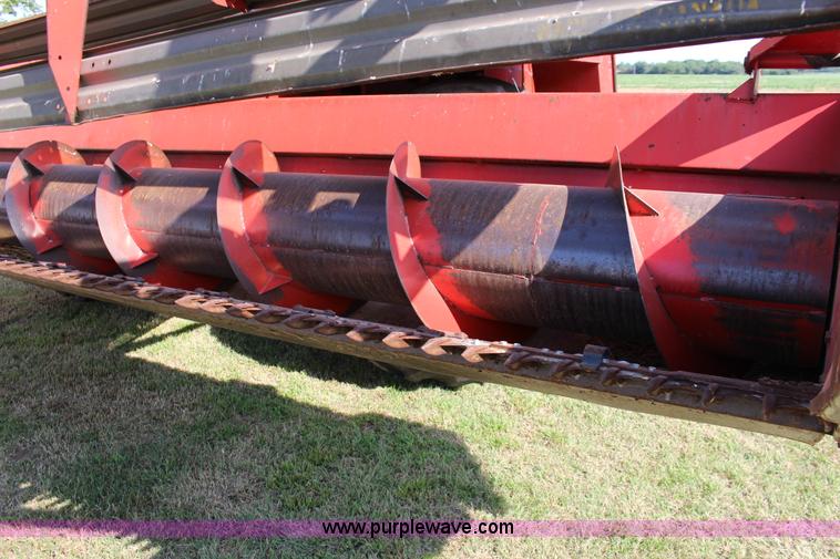 image for item K1077 1982 Massey-Ferguson 860 combine