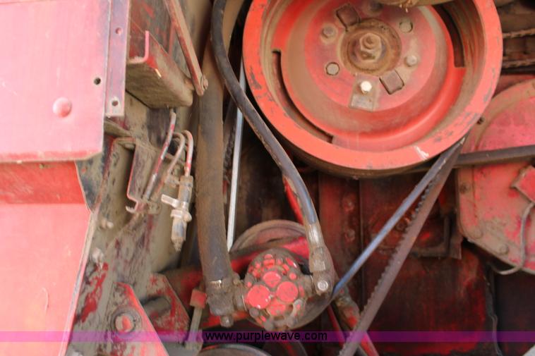 image for item K1077 1982 Massey-Ferguson 860 combine