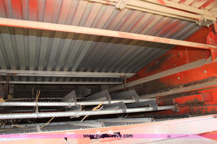 image for item K1077 1982 Massey-Ferguson 860 combine