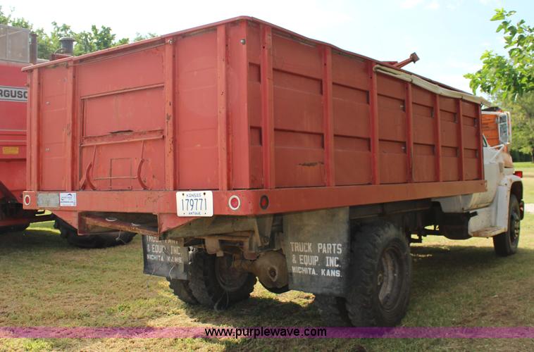 image for item K1078 1974 Chevrolet C60 grain truck