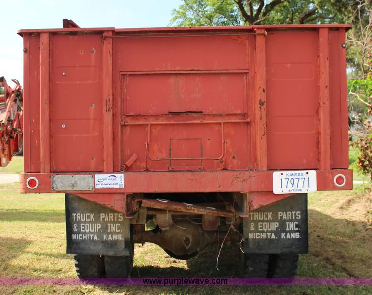 image for item K1078 1974 Chevrolet C60 grain truck