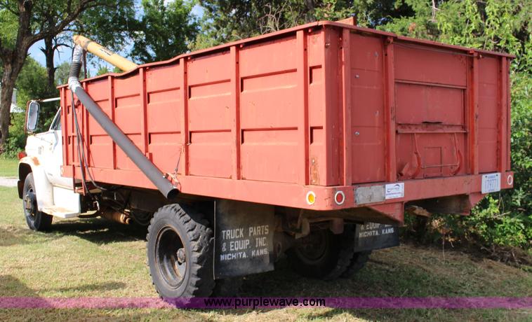 image for item K1078 1974 Chevrolet C60 grain truck