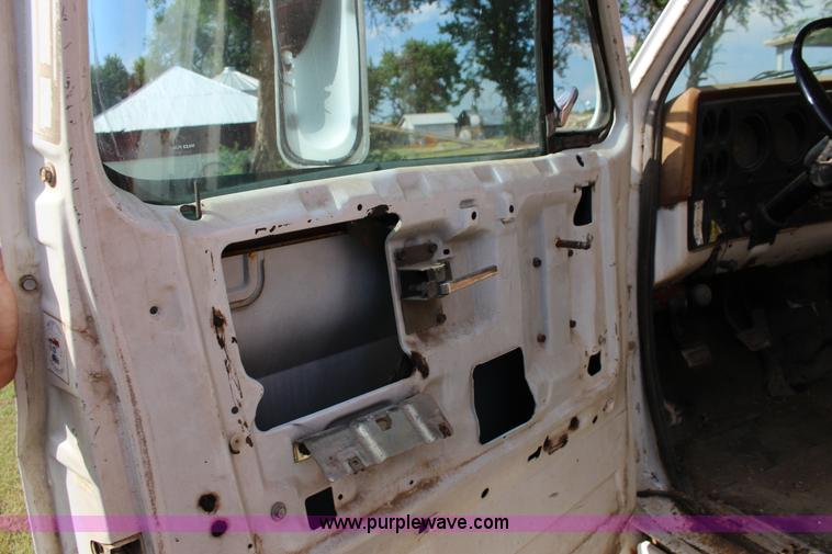 image for item K1078 1974 Chevrolet C60 grain truck