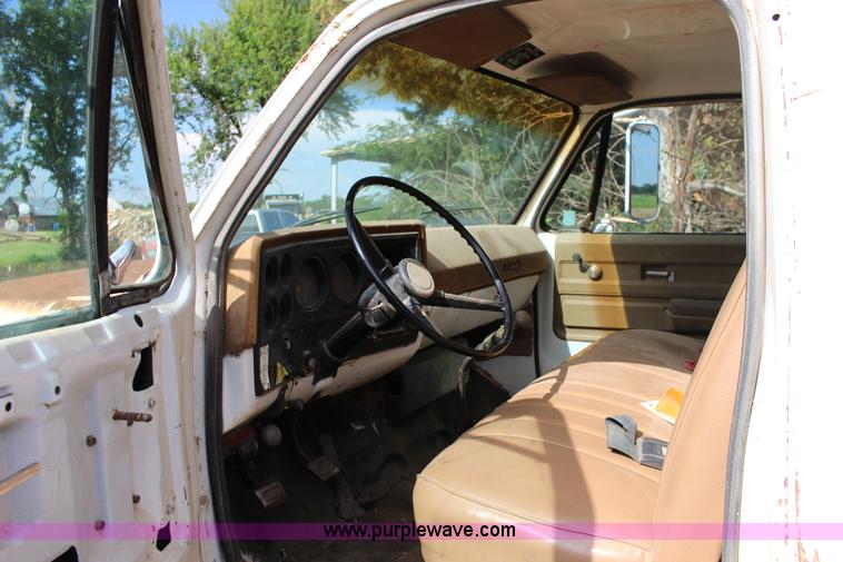 image for item K1078 1974 Chevrolet C60 grain truck