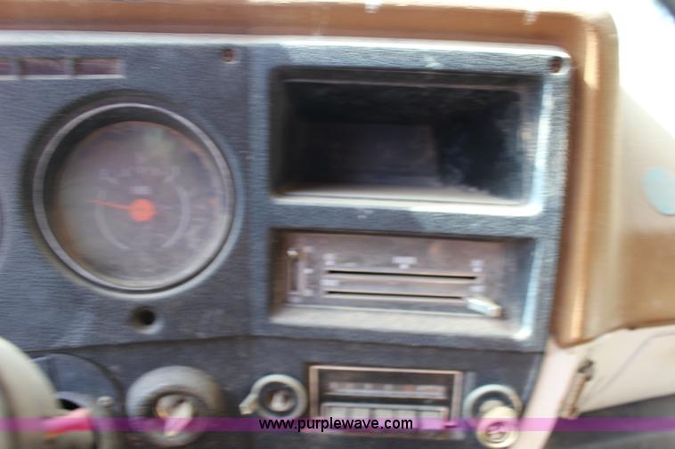 image for item K1078 1974 Chevrolet C60 grain truck