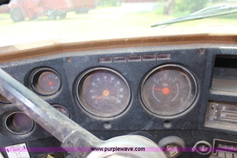 image for item K1078 1974 Chevrolet C60 grain truck