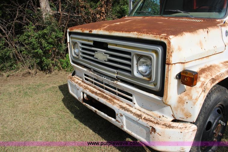 image for item K1078 1974 Chevrolet C60 grain truck