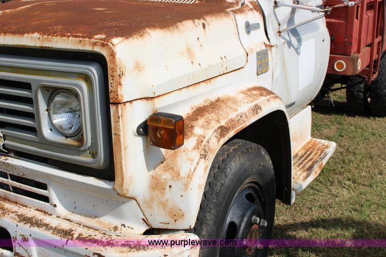 image for item K1078 1974 Chevrolet C60 grain truck