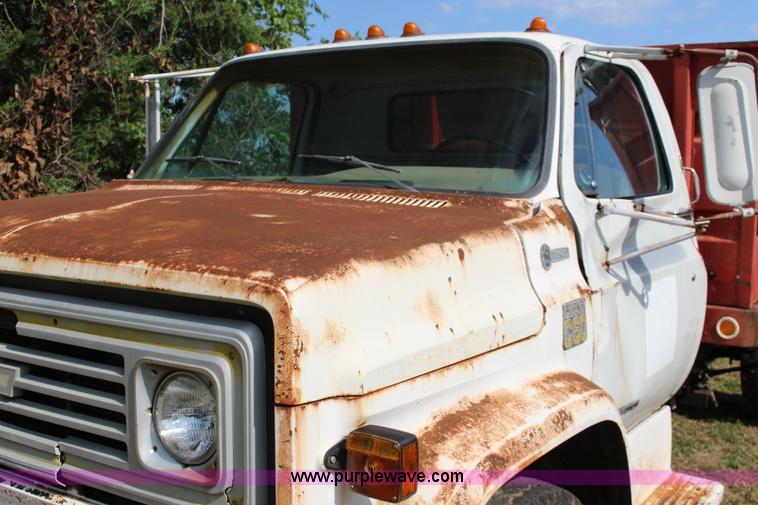 image for item K1078 1974 Chevrolet C60 grain truck