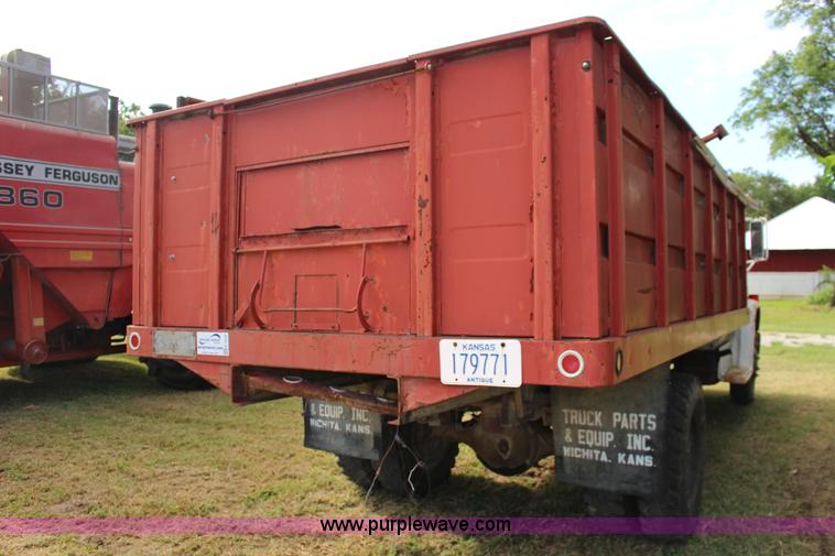 image for item K1078 1974 Chevrolet C60 grain truck