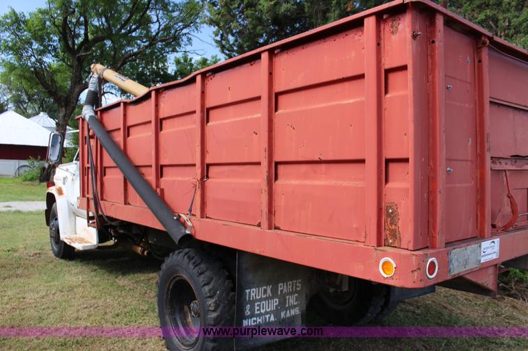 image for item K1078 1974 Chevrolet C60 grain truck