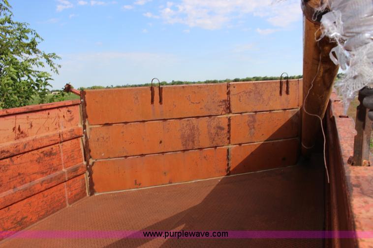 image for item K1078 1974 Chevrolet C60 grain truck