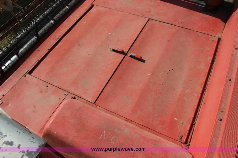 image for item K1079 1984 Massey-Ferguson 860 combine