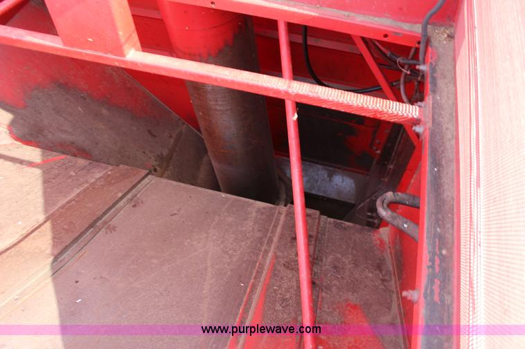 image for item K1079 1984 Massey-Ferguson 860 combine