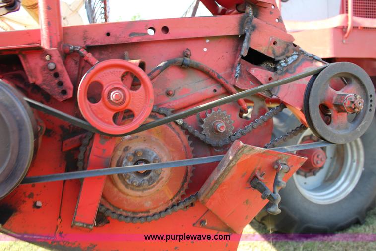 image for item K1079 1984 Massey-Ferguson 860 combine