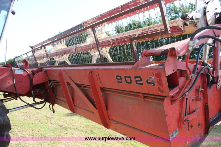 image for item K1079 1984 Massey-Ferguson 860 combine