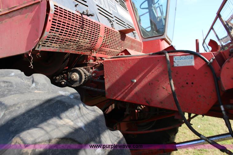 image for item K1079 1984 Massey-Ferguson 860 combine