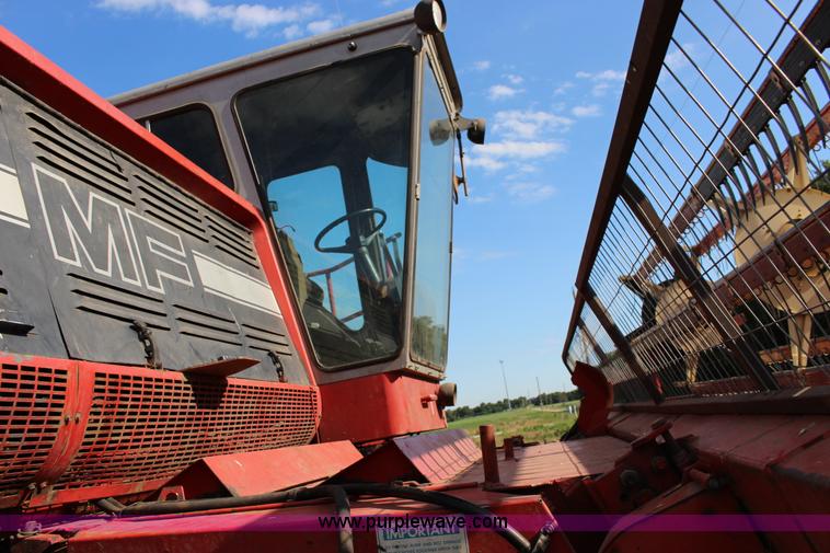 image for item K1079 1984 Massey-Ferguson 860 combine