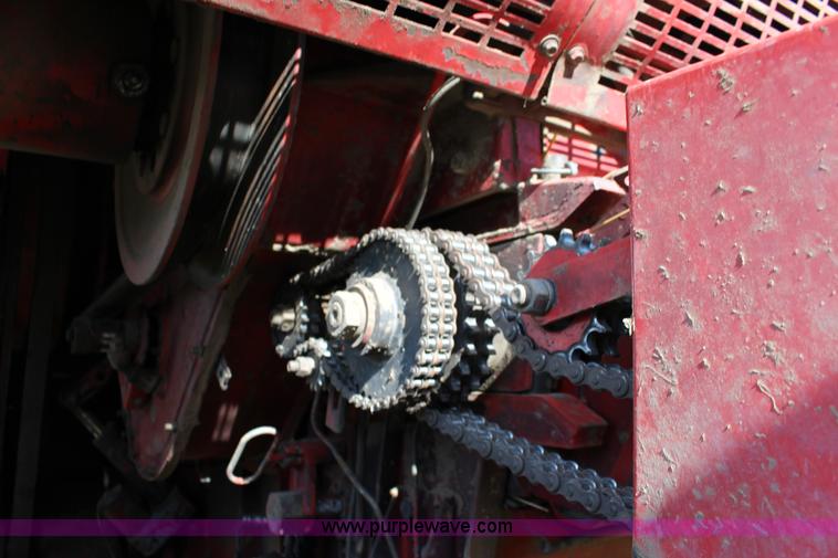 image for item K1079 1984 Massey-Ferguson 860 combine