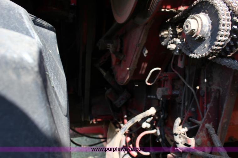 image for item K1079 1984 Massey-Ferguson 860 combine