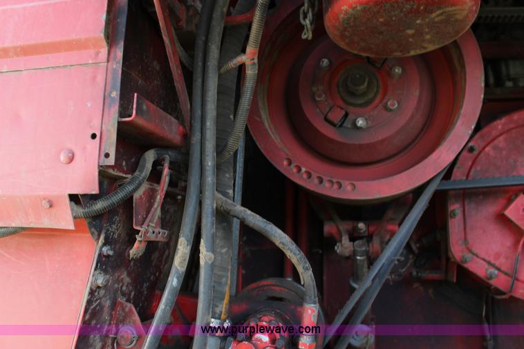 image for item K1079 1984 Massey-Ferguson 860 combine