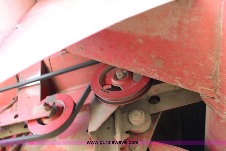 image for item K1079 1984 Massey-Ferguson 860 combine