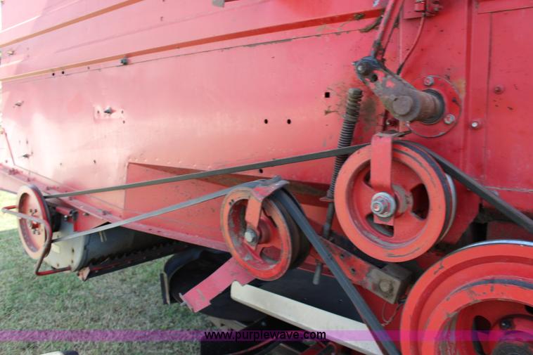 image for item K1079 1984 Massey-Ferguson 860 combine