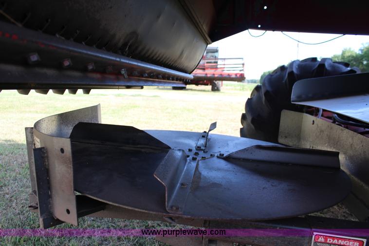 image for item K1079 1984 Massey-Ferguson 860 combine