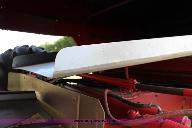 image for item K1079 1984 Massey-Ferguson 860 combine