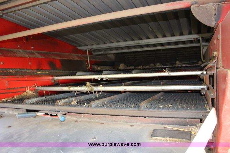 image for item K1079 1984 Massey-Ferguson 860 combine