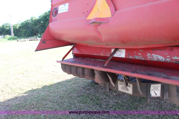 image for item K1079 1984 Massey-Ferguson 860 combine