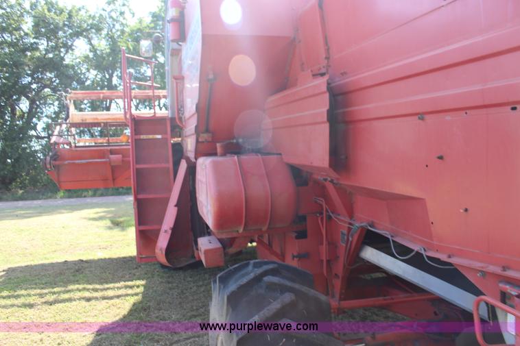 image for item K1079 1984 Massey-Ferguson 860 combine