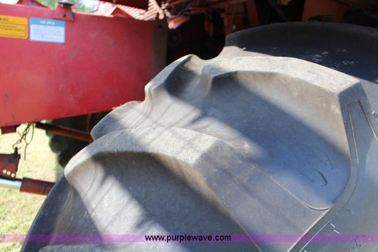 image for item K1079 1984 Massey-Ferguson 860 combine