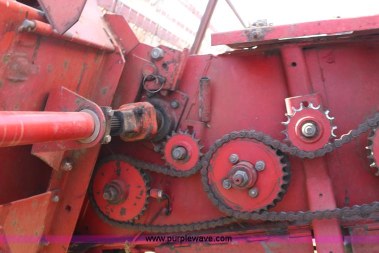 image for item K1079 1984 Massey-Ferguson 860 combine