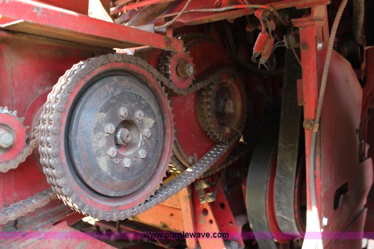 image for item K1079 1984 Massey-Ferguson 860 combine
