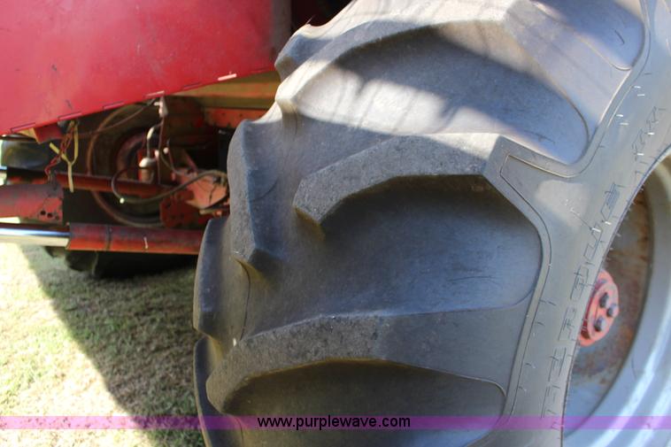 image for item K1079 1984 Massey-Ferguson 860 combine